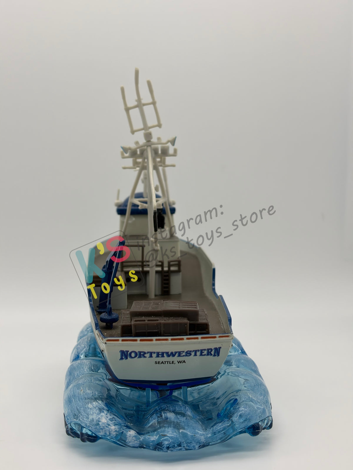 DISNEY STORE EXCLUSIVE DISNEY PIXAR CARS 1:43 - CRABBY BOAT - CARS 3 SERIES - PRE-OWNED IN GOOD CONDITION