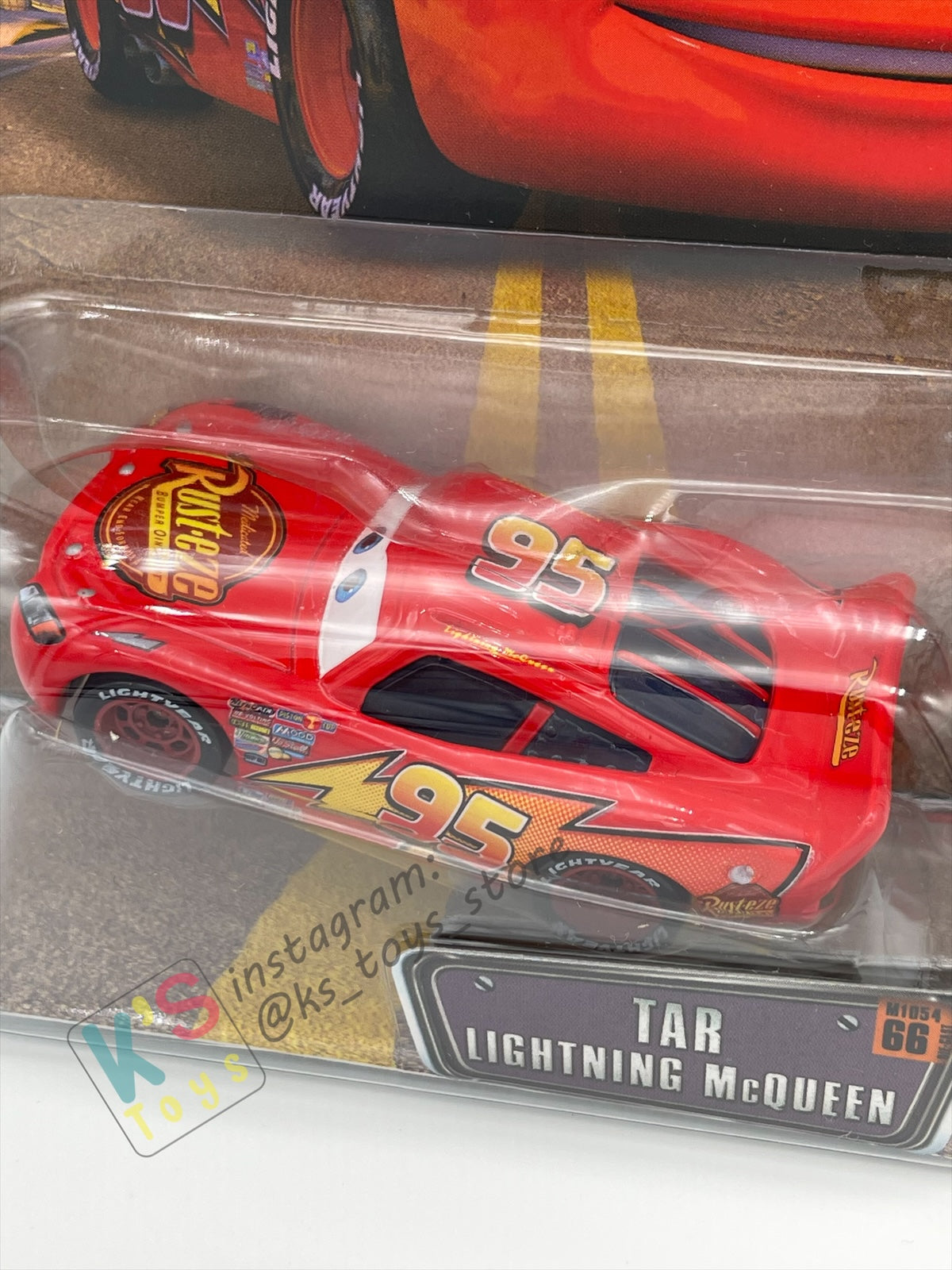 DISNEY PIXAR CARS BY MATTEL,  "TAR LIGHTNING MCQUEEN" - THE WORLD OF CARS SERIES - BNIP