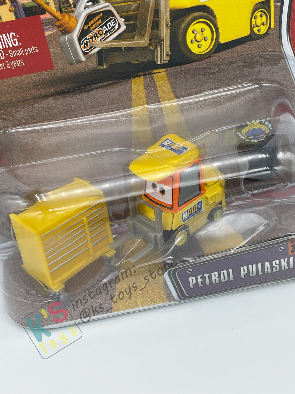 DISNEY PIXAR CARS 1:55 BY MATTEL, PETROL PULASKI - THE WORLD OF CARS SERIES - BNIP