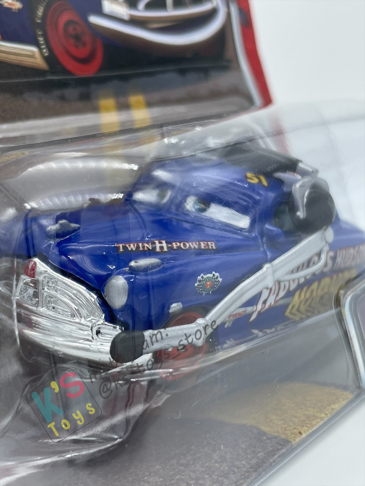 DISNEY PIXAR CARS BY MATTEL, THE WORLD OF CARS SERIES - PIT CREW MEMBER FABULOUS HUDSON HORNET - BNIP