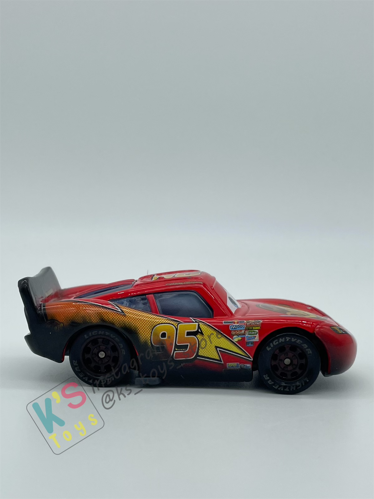 PRE-OWNED / LOOSE DISNEY PIXAR CARS - "BURNT LIGHTNING MCQUEEN (PACK VARIANT)" - RESCUE SQUAD MATER SERIES - GOOD CONDITION