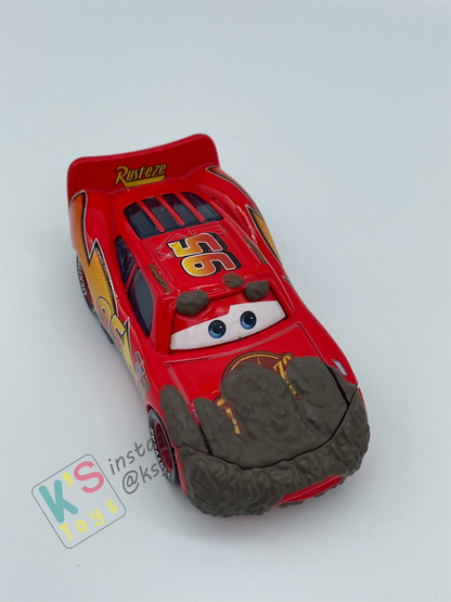 PRE-OWNED / LOOSE DISNEY PIXAR CARS - "MUDDY LIGHTNING MCQUEEN" - FINAL LAP SERIES - DISPLAYED CONDITION