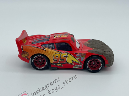PRE-OWNED / LOOSE DISNEY PIXAR CARS - "MUDDY LIGHTNING MCQUEEN" - FINAL LAP SERIES - DISPLAYED CONDITION