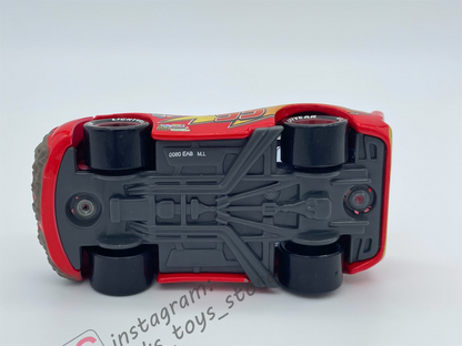 PRE-OWNED / LOOSE DISNEY PIXAR CARS - "MUDDY LIGHTNING MCQUEEN" - FINAL LAP SERIES - DISPLAYED CONDITION
