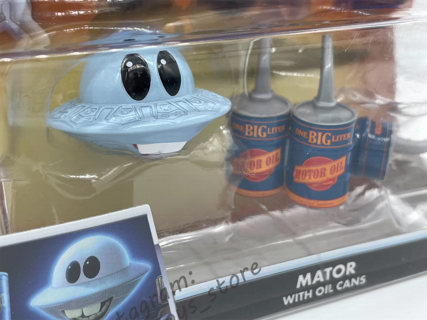 DISNEY PIXAR CARS "MATOR WITH OIL CANS" UFM SERIES - Cars Toon - BNIP