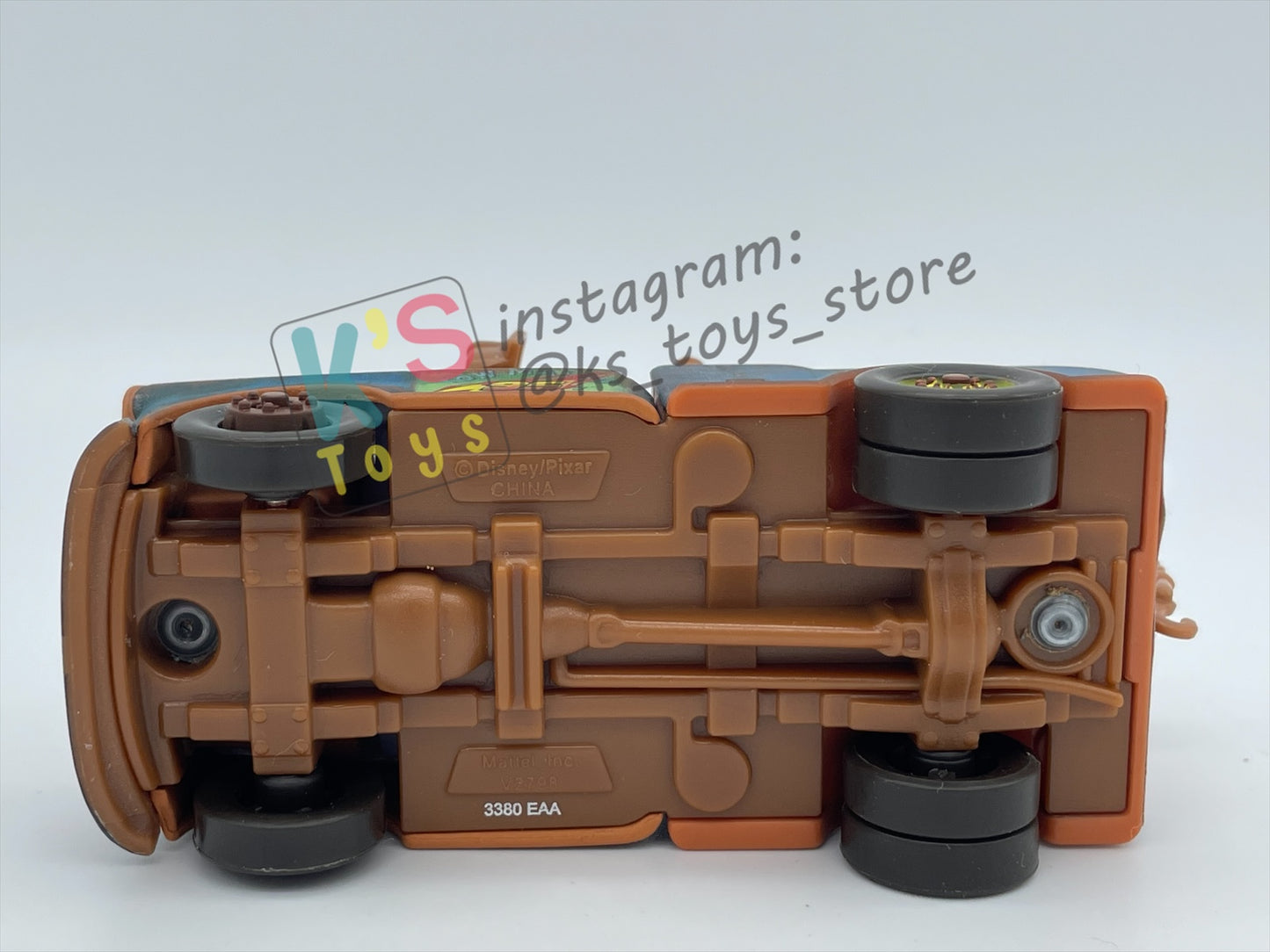 PRE-OWNED / LOOSE DISNEY PIXAR CARS BY MATTEL - "RACE TEAM MATER" - CARS 2 SERIES - NEAR MINT CONDITION - READ DESCRIPTION!!!!!!!!!!!