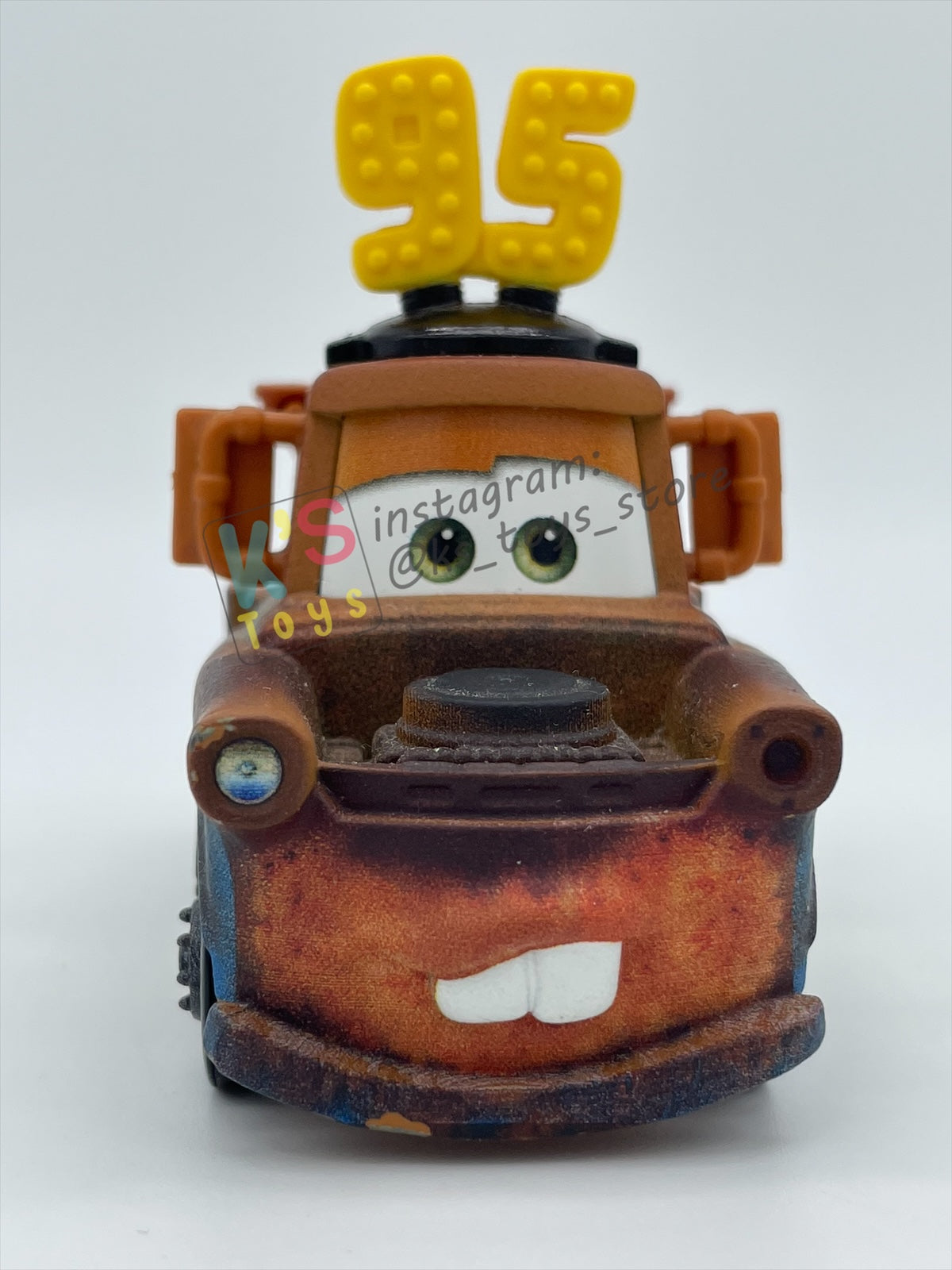 PRE-OWNED / LOOSE DISNEY PIXAR CARS BY MATTEL - "MATER WITH #95 HAT" - CARS 3 SERIES - NEAR MINT CONDITION - READ DESCRIPTION!!!!!!!!!!!