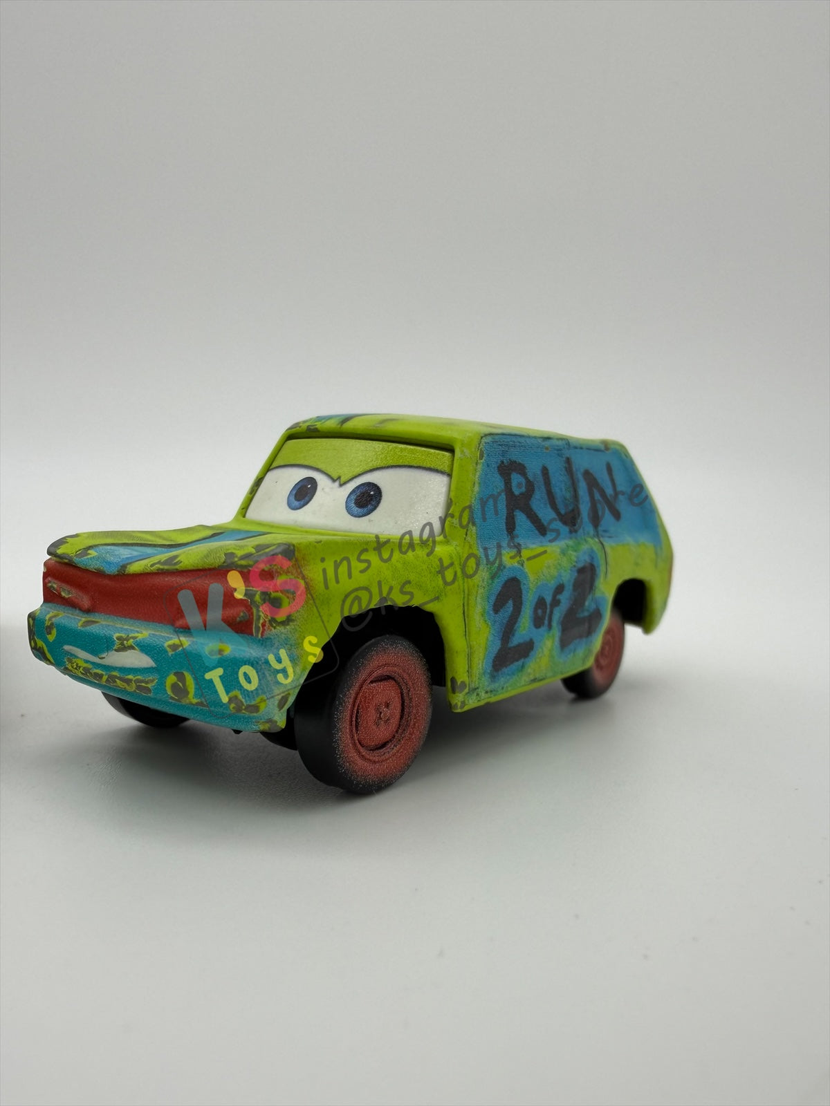 PRE-OWNED / LOOSE DISNEY PIXAR CARS BY MATTEL - "HIT AND RUN" THUNDER HOLLOWS SERIES - PLAYED IN GOOD CONDITION