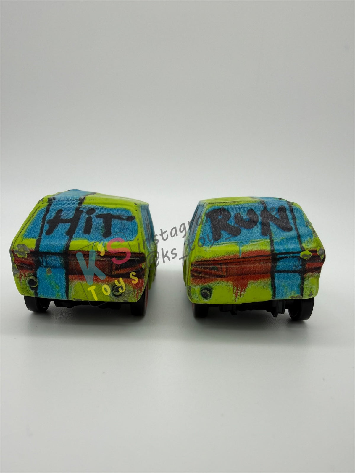 PRE-OWNED / LOOSE DISNEY PIXAR CARS BY MATTEL - "HIT AND RUN" THUNDER HOLLOWS SERIES - PLAYED IN GOOD CONDITION
