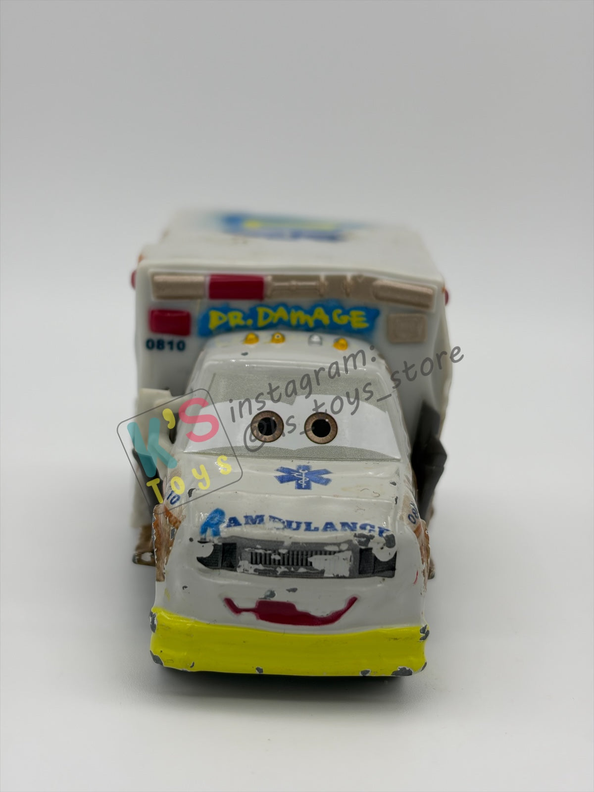 PRE-OWNED / LOOSE DISNEY PIXAR CARS - "DR DAMAGE" THUNDER HOLLOW SERIES - GOOD CONDITION - READ DESCRIPTION!!!!!!