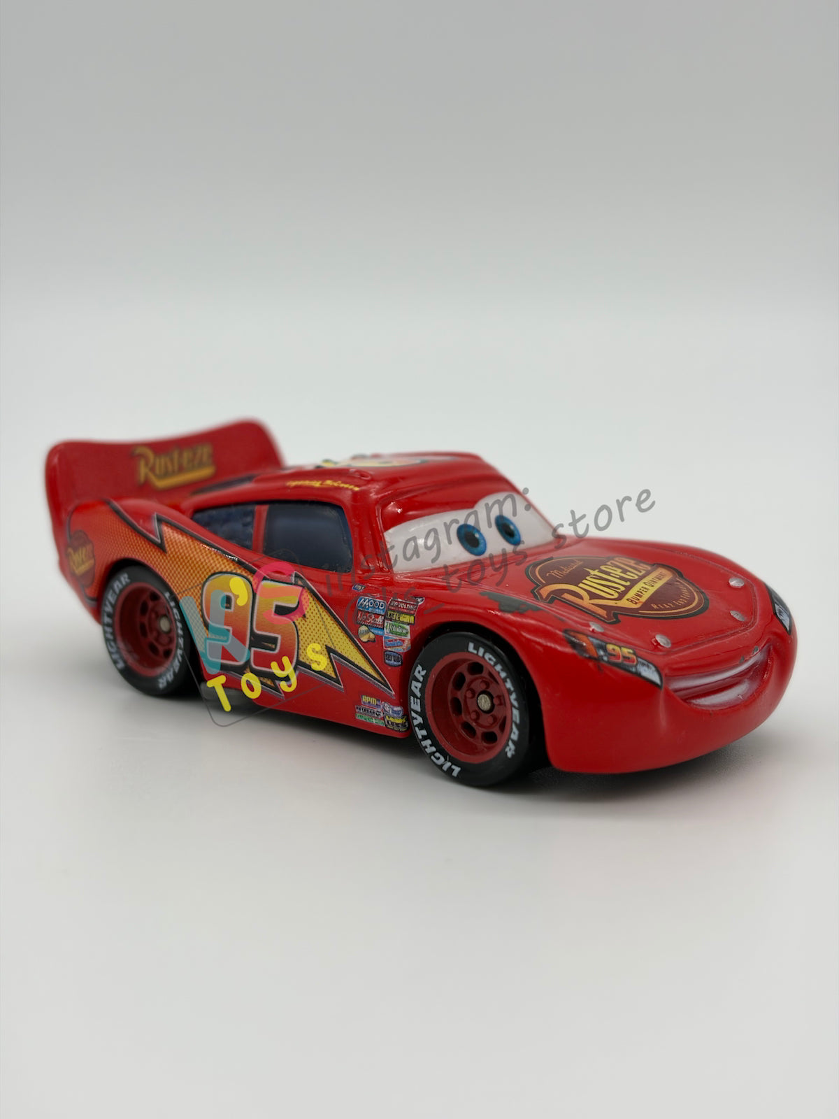 PRE-OWNED / LOOSE DISNEY PIXAR CARS - "TAR LIGHTNING MCQUEEN" CARS SERIES - NEAR MINT CONDITION - READ DESCRIPTION!!!!!!