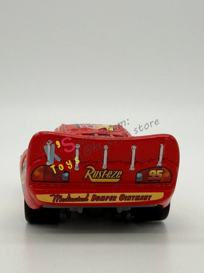 PRE-OWNED / LOOSE DISNEY PIXAR CARS - "TAR LIGHTNING MCQUEEN" CARS SERIES - NEAR MINT CONDITION - READ DESCRIPTION!!!!!!