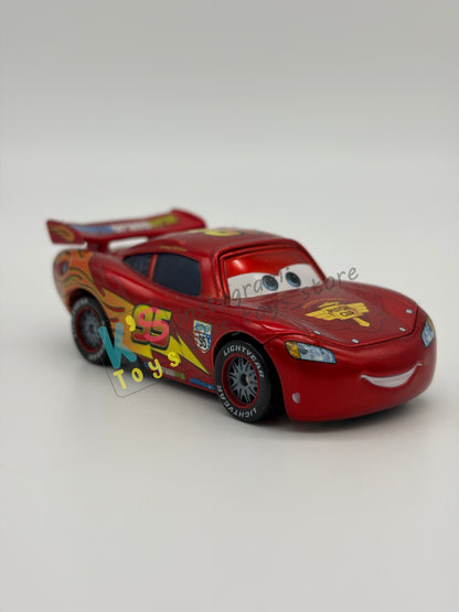 PRE-OWNED / LOOSE DISNEY PIXAR CARS 1:55 BY MATTEL - "CARS 2 LIGHTNING MCQUEEN, METALLIC FINISH" EXCLUSIVE TOYSRUS SPECIAL DECO - NEAR MINT CONDITION