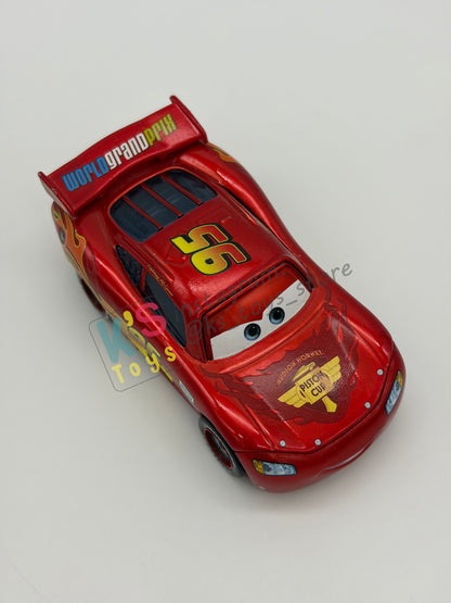 PRE-OWNED / LOOSE DISNEY PIXAR CARS 1:55 BY MATTEL - "CARS 2 LIGHTNING MCQUEEN, METALLIC FINISH" EXCLUSIVE TOYSRUS SPECIAL DECO - NEAR MINT CONDITION
