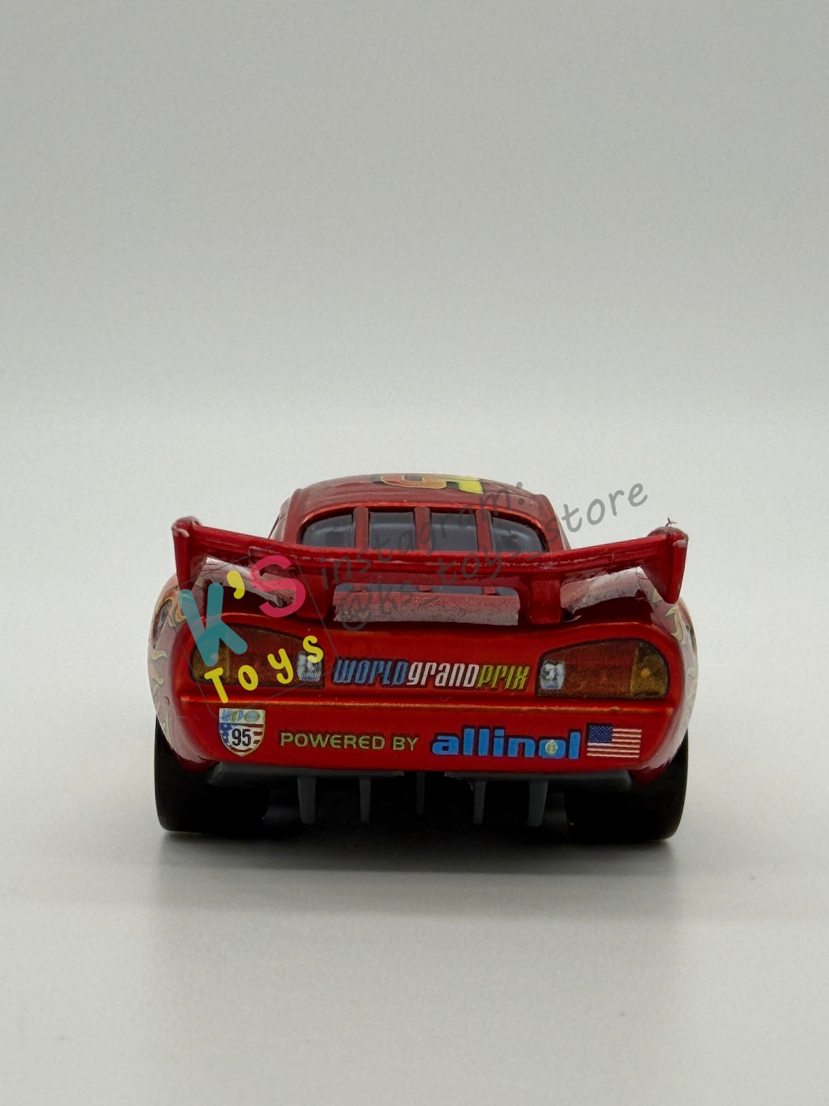 PRE-OWNED / LOOSE DISNEY PIXAR CARS 1:55 BY MATTEL - "CARS 2 LIGHTNING MCQUEEN, METALLIC FINISH" EXCLUSIVE TOYSRUS SPECIAL DECO - NEAR MINT CONDITION
