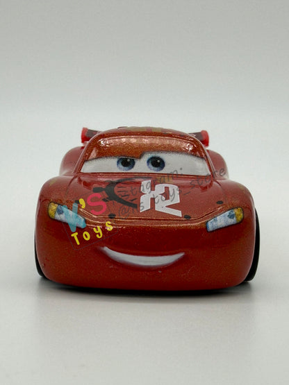 PRE-OWNED / LOOSE DISNEY PIXAR CARS - "RS 24H ENDURANCE RACE LIGHTNING MCQUEEN" RS 24 H ENDURANCE SERIES - GOOD CONDITION - READ DESCRIPTION!!!!!!