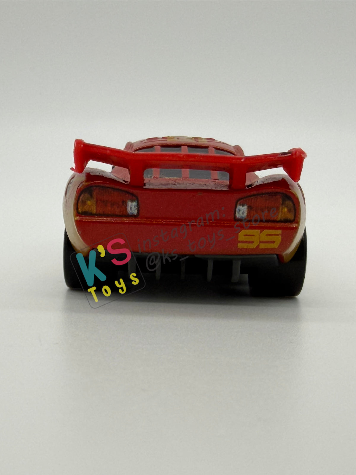 PRE-OWNED / LOOSE DISNEY PIXAR CARS - "RS 24H ENDURANCE RACE LIGHTNING MCQUEEN" RS 24 H ENDURANCE SERIES - GOOD CONDITION - READ DESCRIPTION!!!!!!