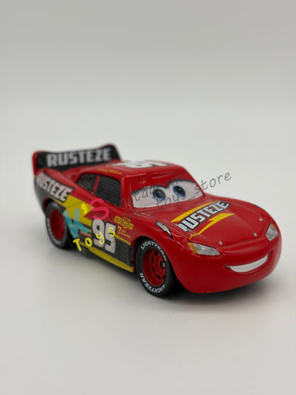 PRE-OWNED / LOOSE DISNEY PIXAR CARS BY MATTEL - "NASCAR LIGHTNING MCQUEEN" 2021 NASCAR SERIES - WITHOUT ACCESSORIES IN NEAR MINT CONDITION - READ DESCRIPTION!!!!!!!!!!