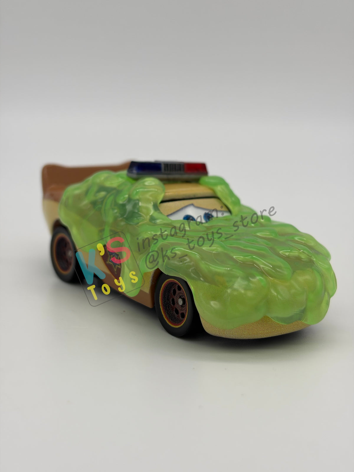 PRE-OWNED / LOOSE DISNEY PIXAR CARS BY MATTEL - "SLIME LIGHTNING MCQUEEN DEPUTY HAZARD" CARS ON THE ROAD SERIES - MINT / NEAR MINT CONDITION - READ DESCRIPTION!!!!!!!!!!