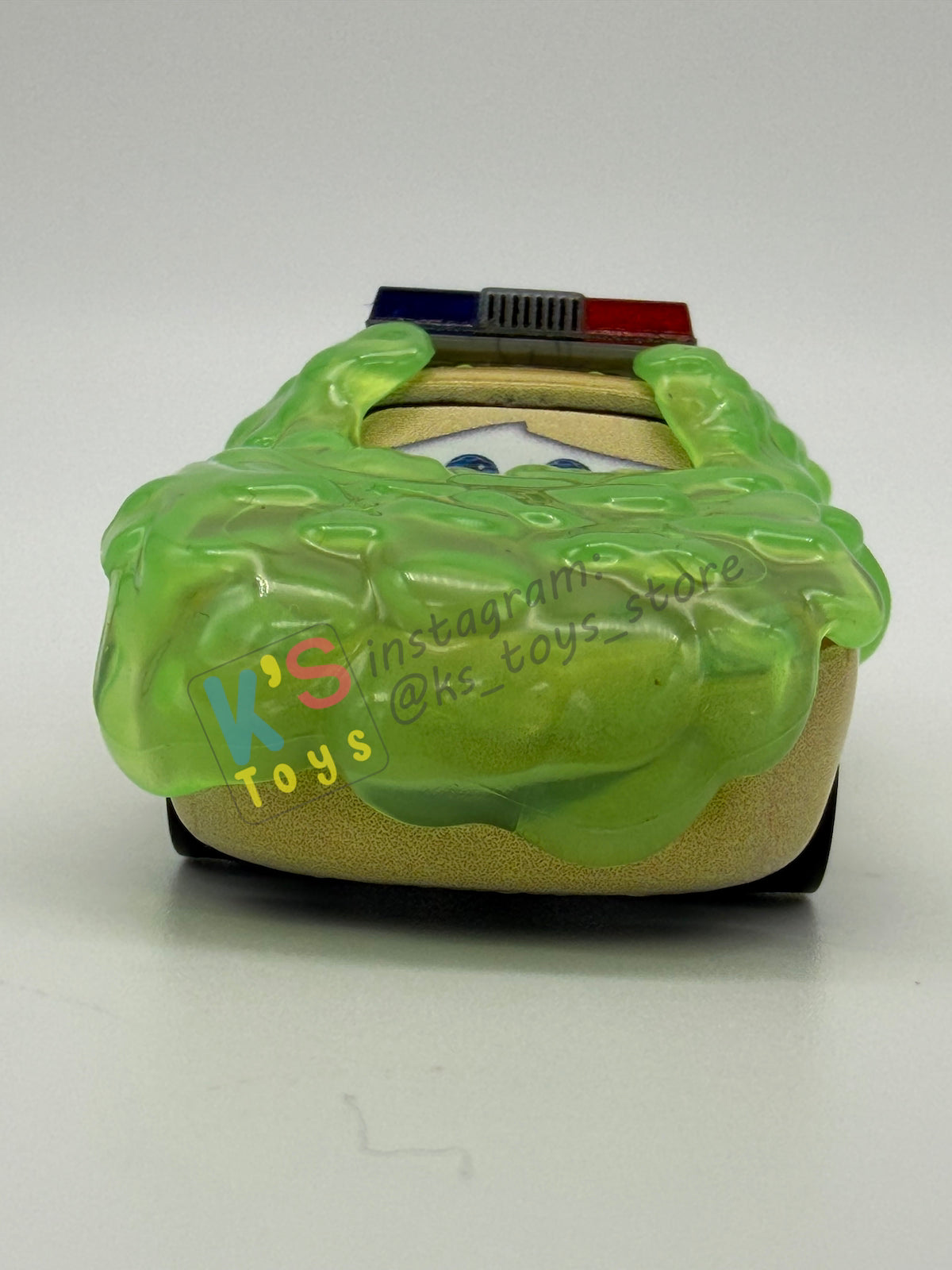 PRE-OWNED / LOOSE DISNEY PIXAR CARS BY MATTEL - "SLIME LIGHTNING MCQUEEN DEPUTY HAZARD" CARS ON THE ROAD SERIES - MINT / NEAR MINT CONDITION - READ DESCRIPTION!!!!!!!!!!
