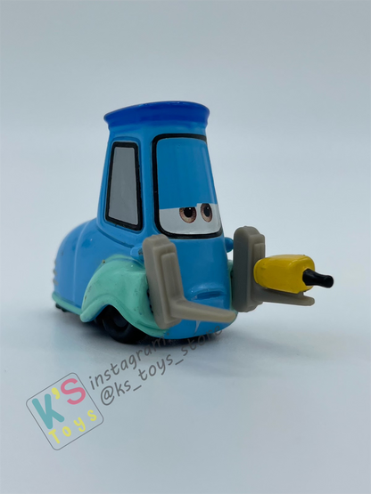 PRE-OWNED / LOOSE DISNEY PIXAR CARS - "RACE TEAM LUIGI AND WHEEL WELL GUIDO" PLAYED IN GOOD CONDITION