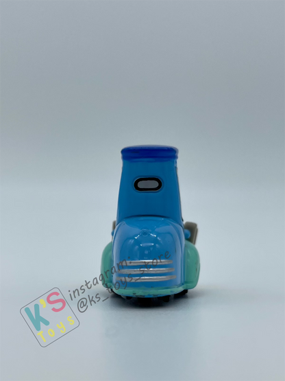 PRE-OWNED / LOOSE DISNEY PIXAR CARS - "RACE TEAM LUIGI AND WHEEL WELL GUIDO" PLAYED IN GOOD CONDITION