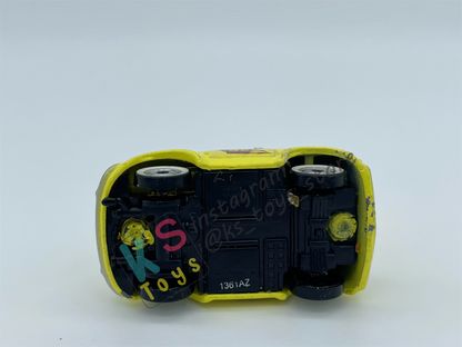 PRE-OWNED / LOOSE DISNEY PIXAR CARS - "RACE TEAM LUIGI AND WHEEL WELL GUIDO" PLAYED IN GOOD CONDITION