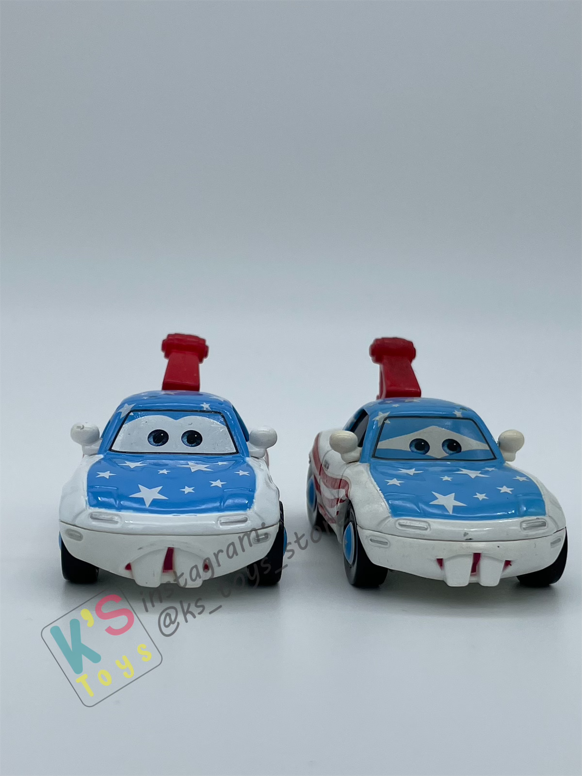 PRE-OWNED / LOOSE DISNEY PIXAR CARS - "MIA & TIA MATER FANS" - MATER THE GREATER SERIES - PLAYED IN GOOD CONDITION