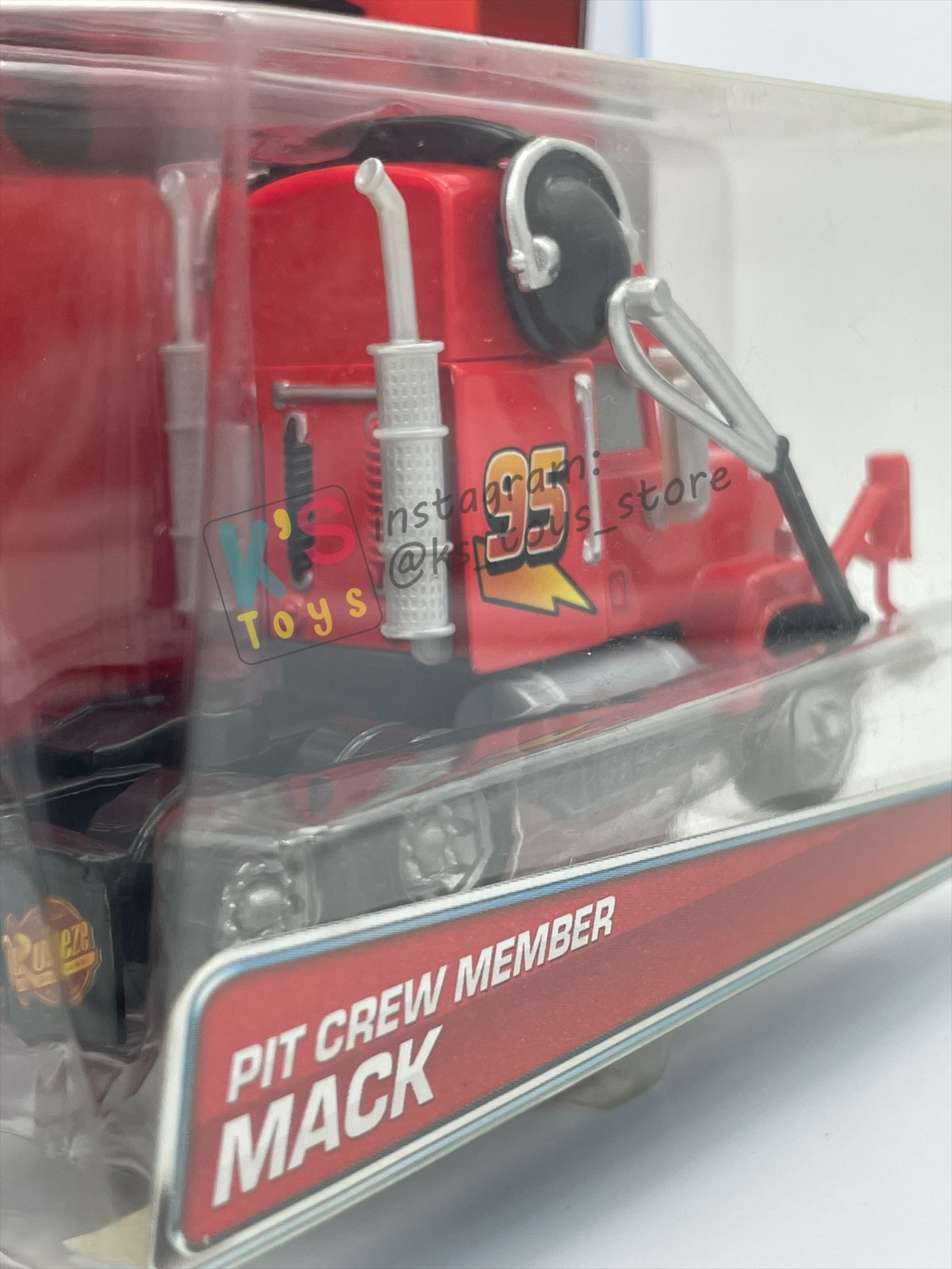 DELUXE DISNEY PIXAR CARS BY MATTEL "PIT CREW MEMBER MACK" 95 PIT CREW SERIES - BNIP