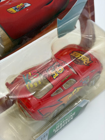 DISNEY PIXAR CARS BY MATTEL 1:55, "PAINT MASK LIGHTNING MCQUEEN" - CHASE LENTICULAR EYES SERIES - BNIP