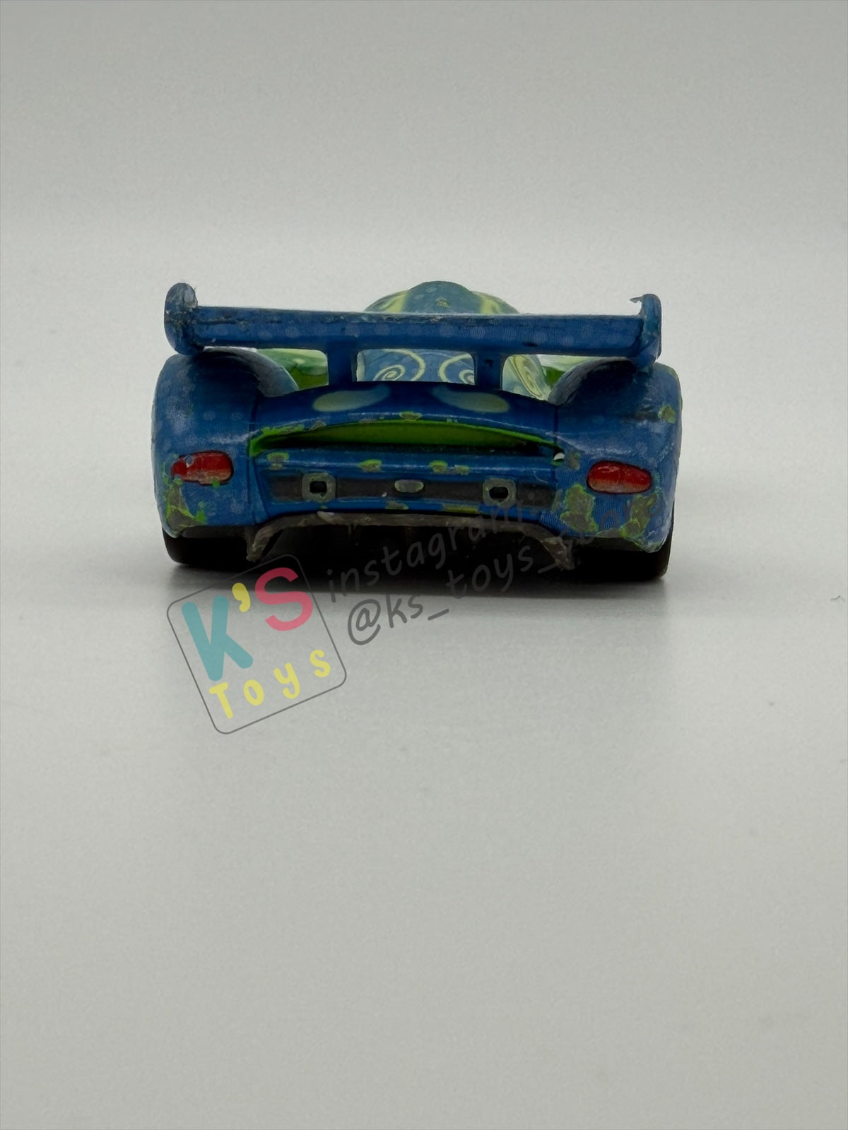 PRE-OWNED / LOOSE DISNEY PIXAR CARS - "CARLA VELOSO" CARS 2 SERIES - PLAYED IN GOOD CONDITION