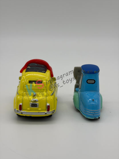 PRE-OWNED / LOOSE DISNEY PIXAR CARS BY MATTEL - "LUIGI & GUIDO FERRARI FANS" - CARS SUPERCHARGED SERIES - GOOD CONDITION BUT MISSING PART- READ DESCRIPTION!!!!!!!!!!!