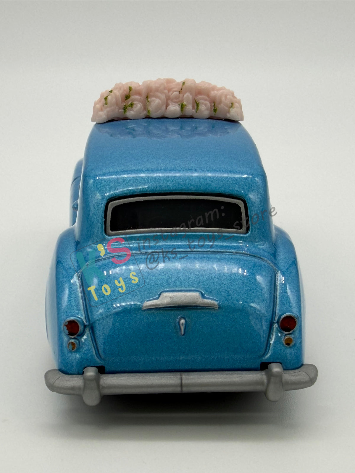 PRE-OWNED / LOOSE DISNEY PIXAR CARS 1:55 BY MATTEL - "MATO" CARS ON THE ROAD SERIES - NEAR MINT CONDITION
