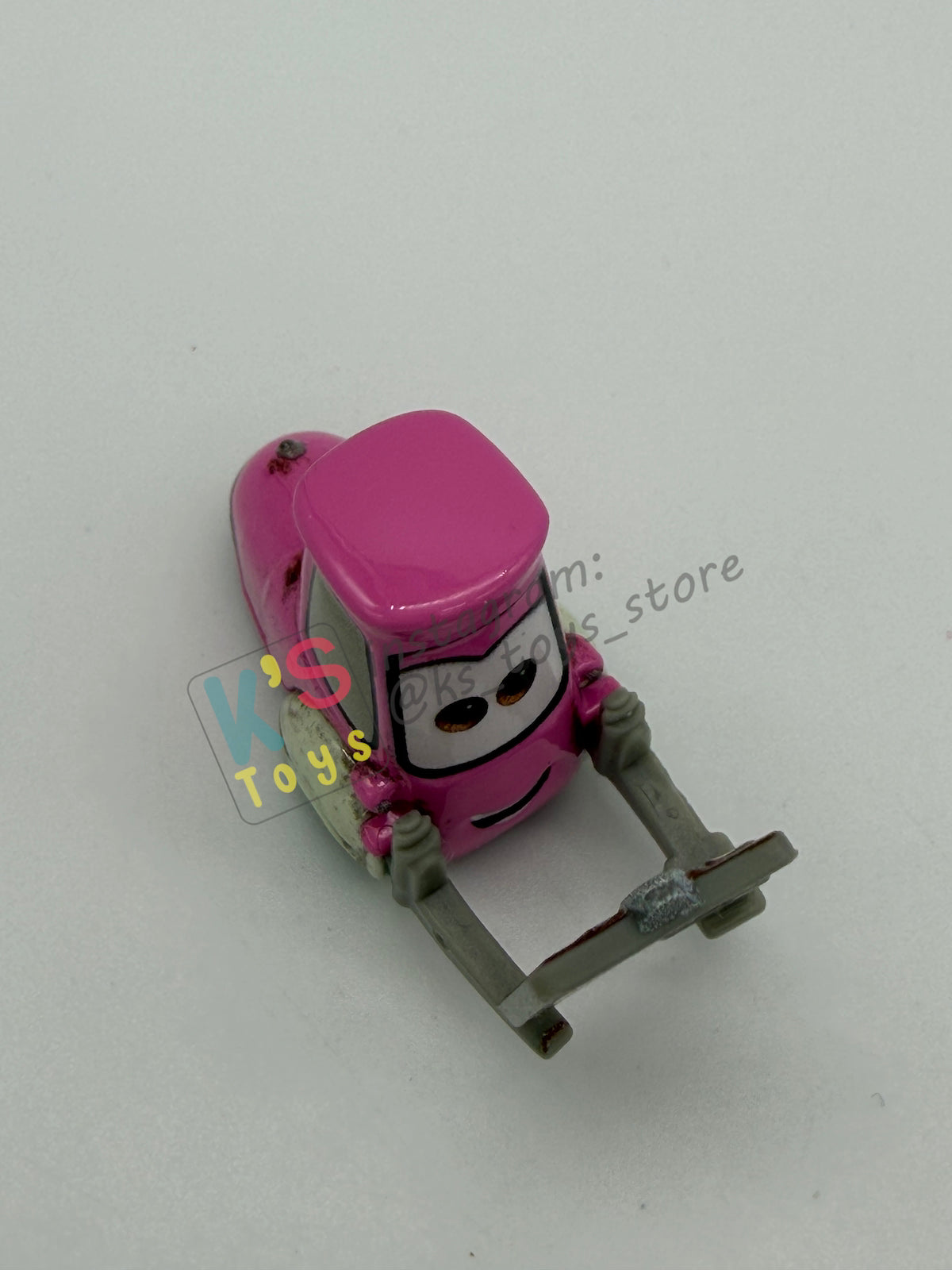 PRE-OWNED / LOOSE DISNEY PIXAR CARS 1:55 BY MATTEL - "JESSICA CARVILL (MISSING CONE)" CARS ONT HE ROAD SERIES - NEAR MINT CONDITION
