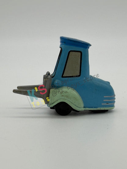 PRE-OWNED / LOOSE DISNEY PIXAR CARS 1:55 BY MATTEL - "GUIDO LENTICULAR EYES V 2" LENTICULAR EYES SERIES - NEAR MINT CONDITION