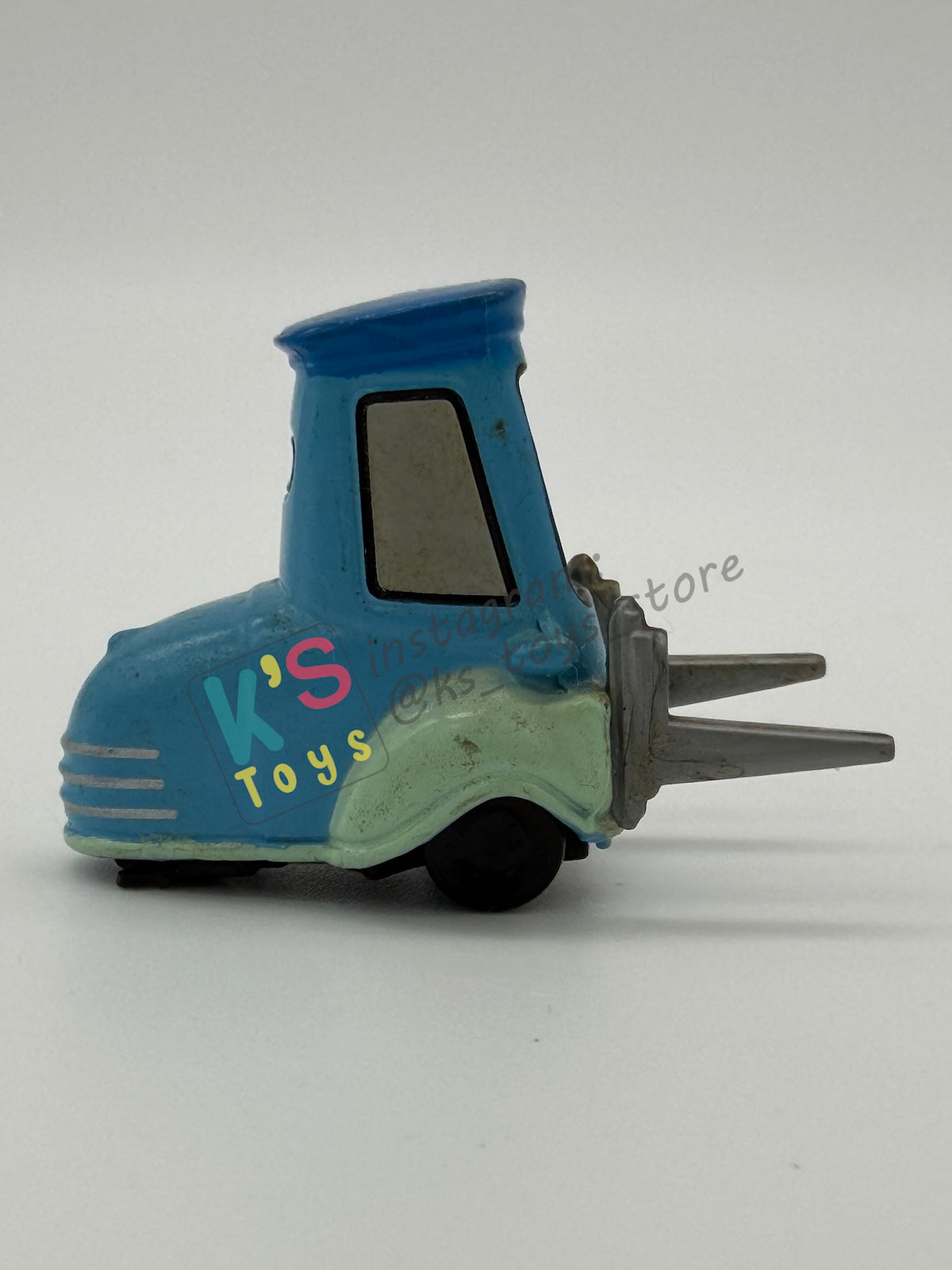 PRE-OWNED / LOOSE DISNEY PIXAR CARS 1:55 BY MATTEL - "GUIDO LENTICULAR EYES V 2" LENTICULAR EYES SERIES - NEAR MINT CONDITION