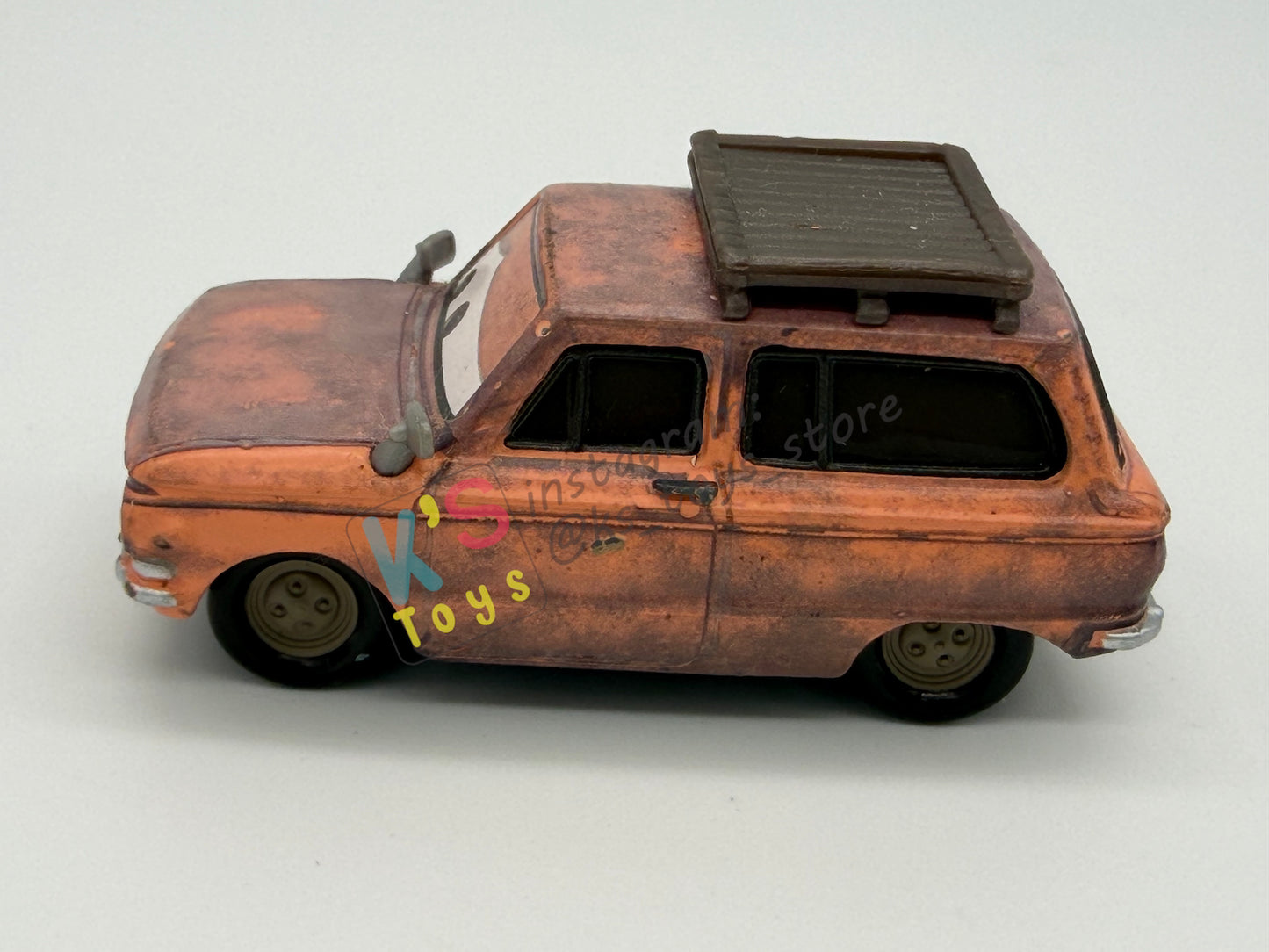 PRE-OWNED / LOOSE DISNEY PIXAR CARS 1:55 BY MATTEL - "JASON HUBKAP" CARS 2 PARIS PARTS MARKET SERIES - NEAR MINT CONDITION