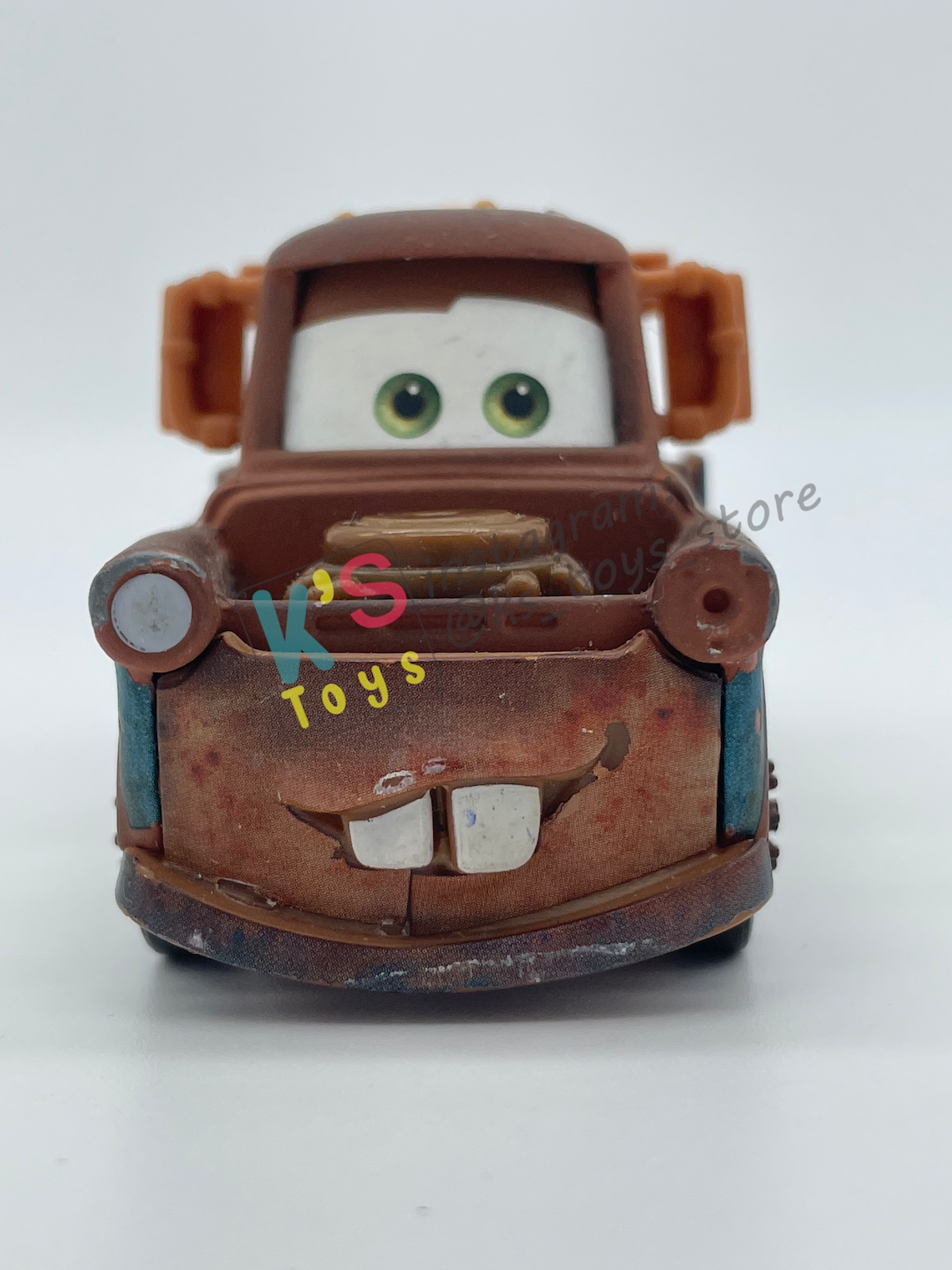 PRE-OWNED / LOOSE DISNEY PIXAR CARS BY MATTEL - "RACE TEAM MATER" - CARS 2 SERIES - PLAYED WITH GOOD CONDITION - READ DESCRIPTION!!!!!!!!!!!