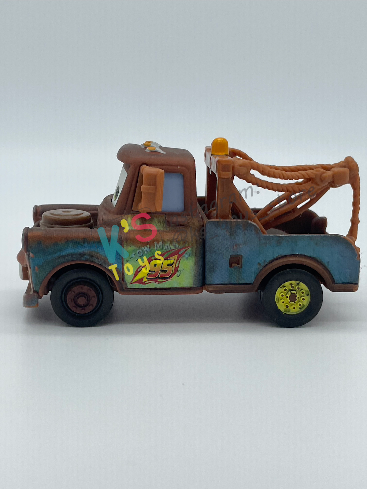 PRE-OWNED / LOOSE DISNEY PIXAR CARS BY MATTEL - "RACE TEAM MATER" - CARS 2 SERIES - PLAYED WITH GOOD CONDITION - READ DESCRIPTION!!!!!!!!!!!