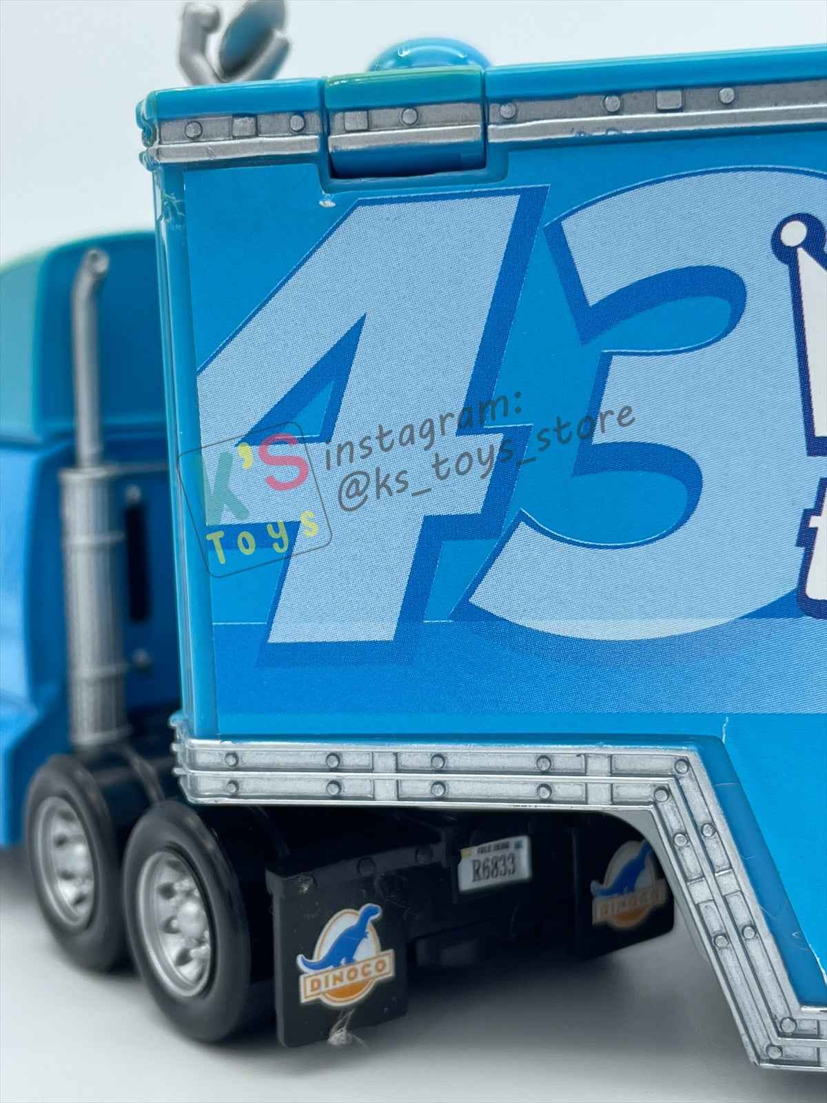 PRE-OWNED / LOOSE HAULER DISNEY PIXAR CARS BY MATTEL, GRAY HAULER / DINOCO HAULER,  IN GOOD CONDITION - PLEASE READ DESCRIPTION!!!!!!!!!!