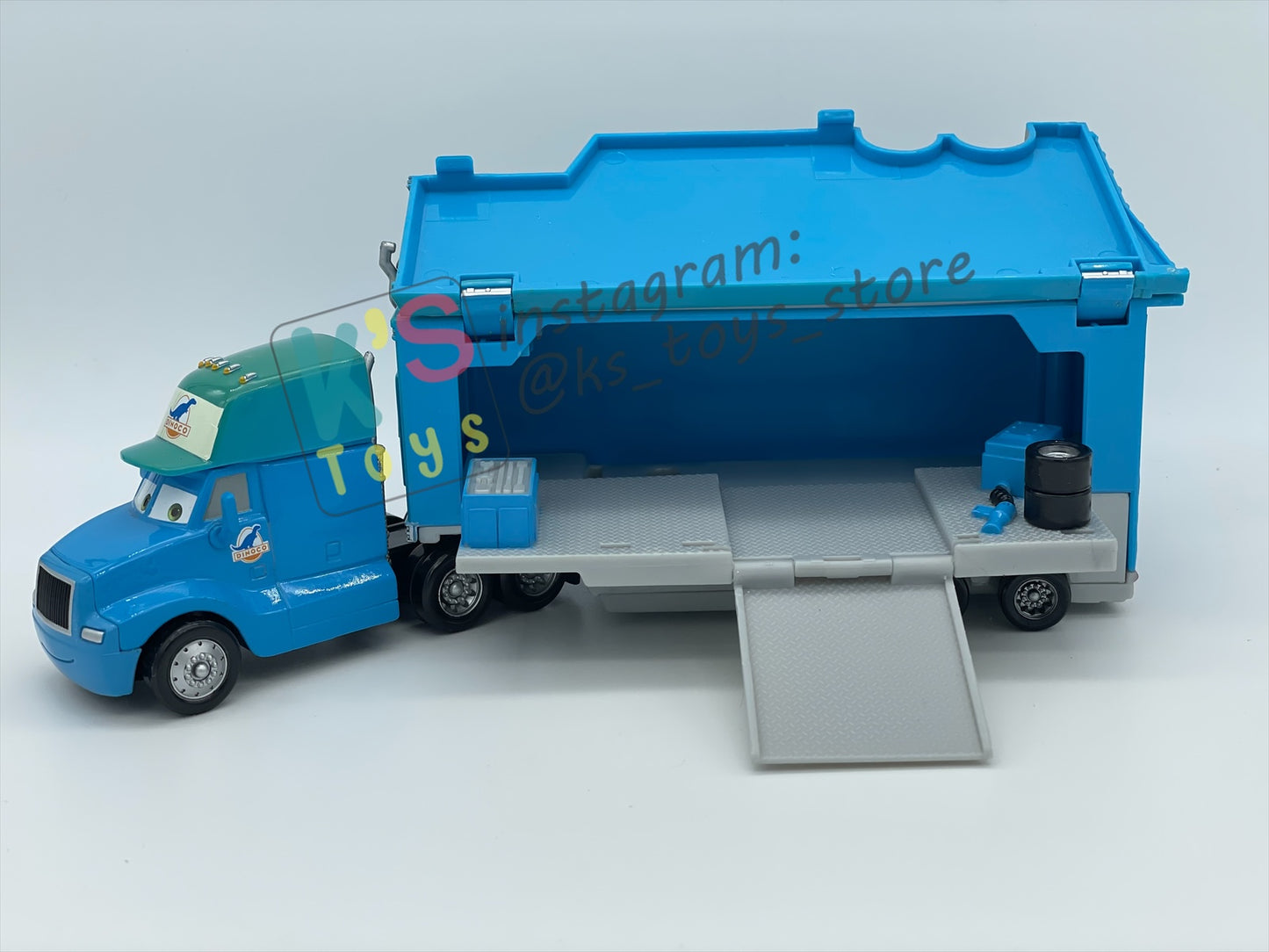 PRE-OWNED / LOOSE HAULER DISNEY PIXAR CARS BY MATTEL, GRAY HAULER / DINOCO HAULER,  IN GOOD CONDITION - PLEASE READ DESCRIPTION!!!!!!!!!!