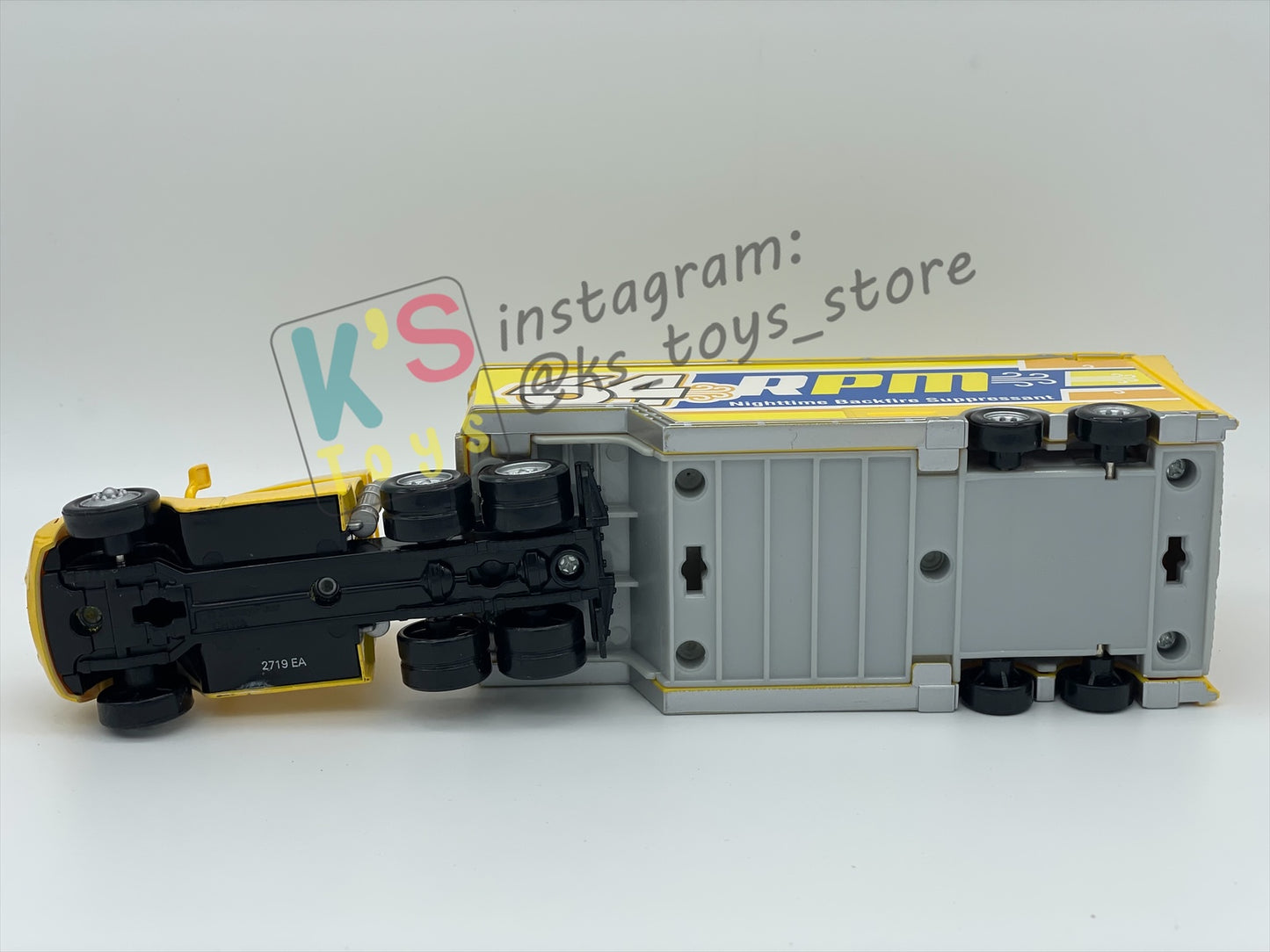 PRE-OWNED / LOOSE HAULER DISNEY PIXAR CARS BY MATTEL, RPM HAULER,  IN NEAR MINT CONDITION - PLEASE READ DESCRIPTION!!!!!!!!!!