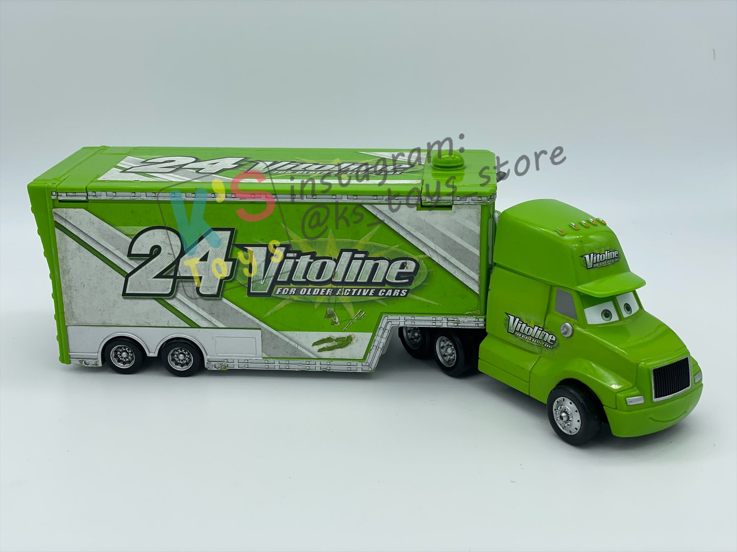 PRE-OWNED / LOOSE HAULER DISNEY PIXAR CARS BY MATTEL, STEVE CARSKI (VITOLINE HAULER),  IN PLAYED CONDITION AND MISSING PARTS - PLEASE READ DESCRIPTION!!!!!!!!!!
