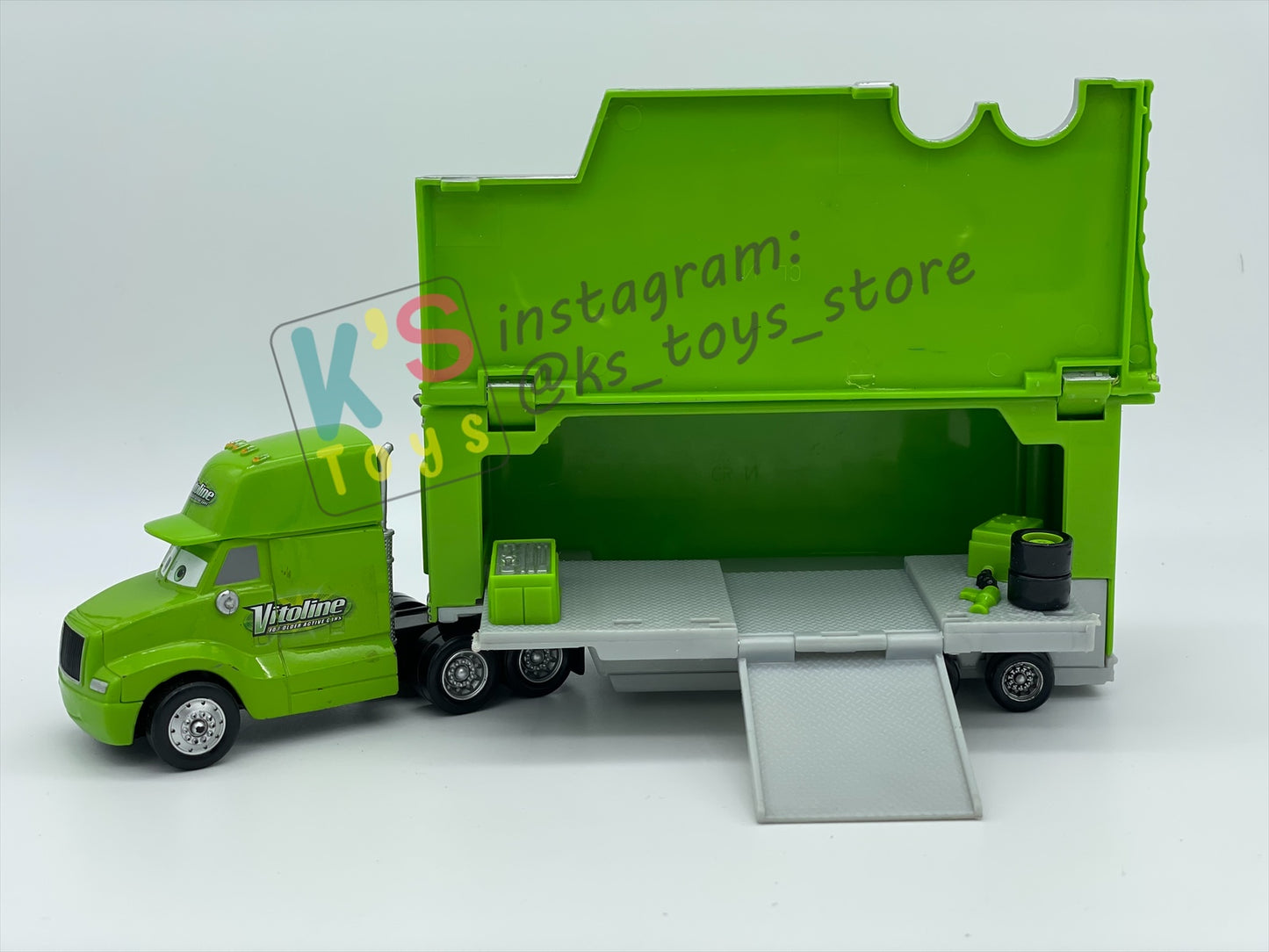 PRE-OWNED / LOOSE HAULER DISNEY PIXAR CARS BY MATTEL, STEVE CARSKI (VITOLINE HAULER),  IN PLAYED CONDITION AND MISSING PARTS - PLEASE READ DESCRIPTION!!!!!!!!!!