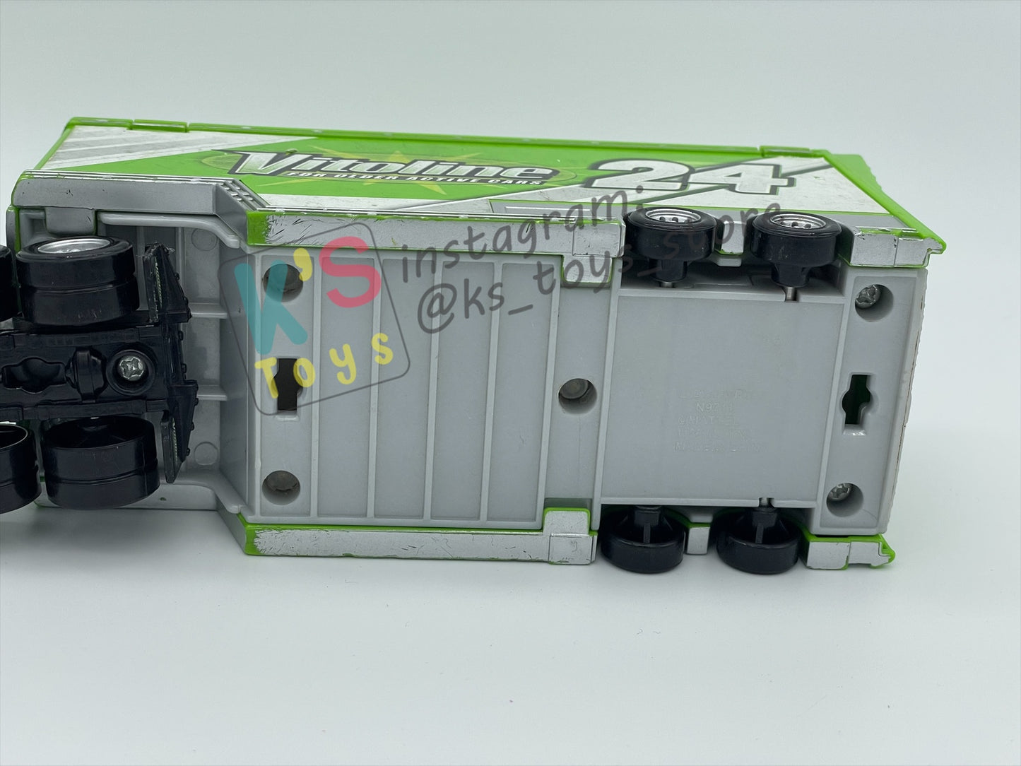 PRE-OWNED / LOOSE HAULER DISNEY PIXAR CARS BY MATTEL, STEVE CARSKI (VITOLINE HAULER),  IN PLAYED CONDITION AND MISSING PARTS - PLEASE READ DESCRIPTION!!!!!!!!!!
