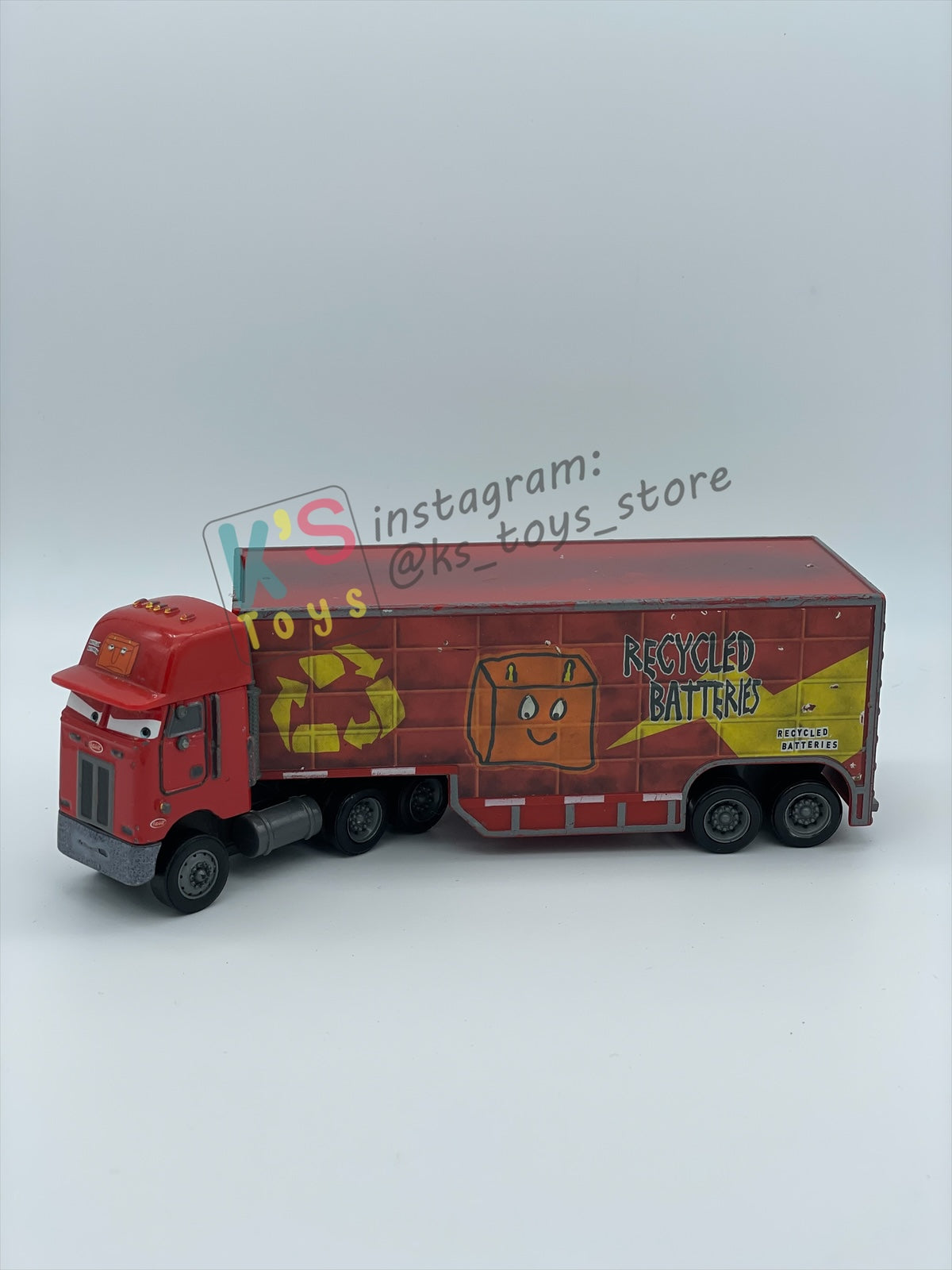 PRE-OWNED / LOOSE HAULER DISNEY PIXAR CARS BY MATTEL, PETERBILL / JERRY RECYCLED BATTERIES HAULER,  IN NEAR MINT CONDITION - PLEASE READ DESCRIPTION!!!!!!!!!!