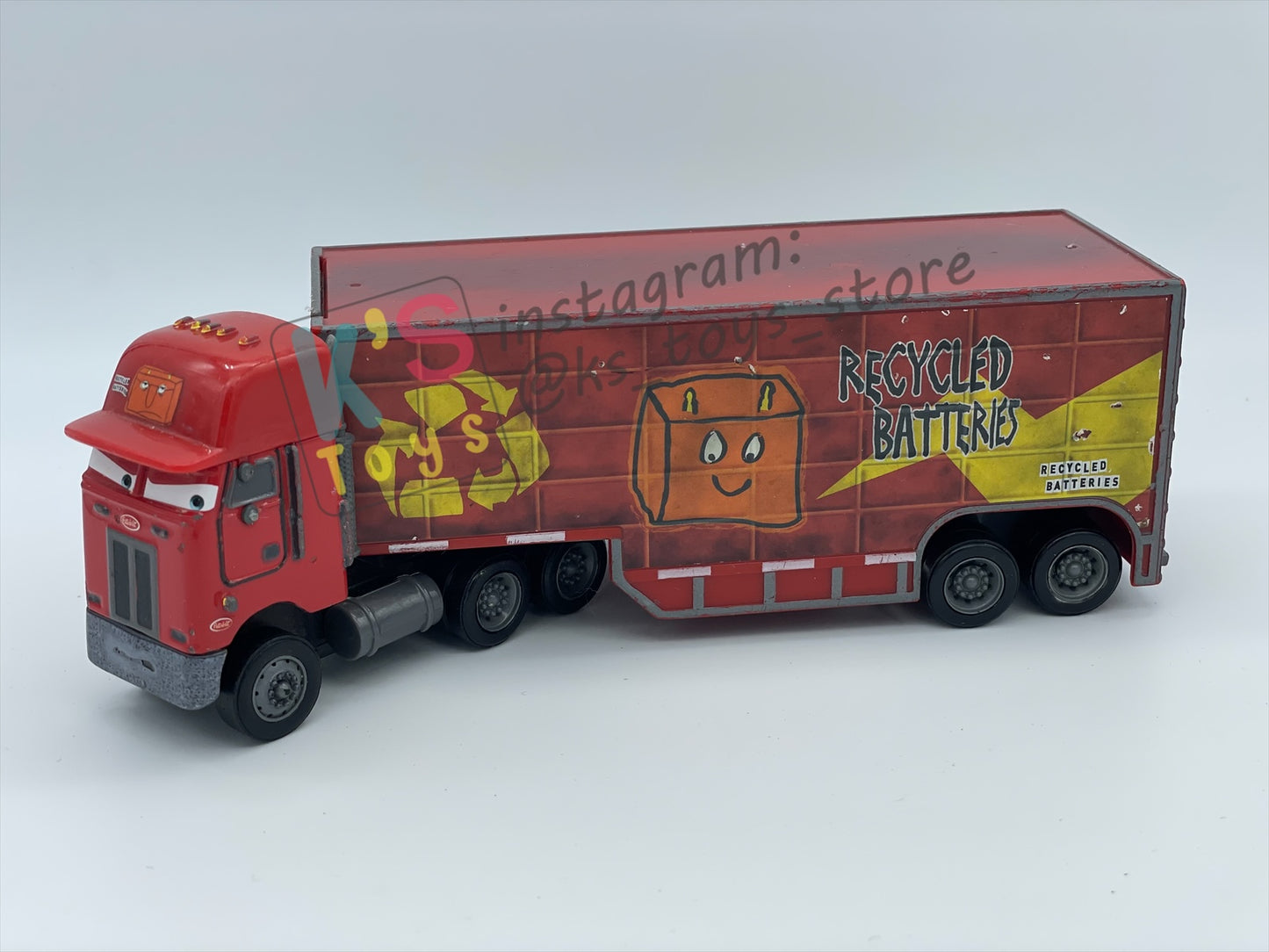 PRE-OWNED / LOOSE HAULER DISNEY PIXAR CARS BY MATTEL, PETERBILL / JERRY RECYCLED BATTERIES HAULER,  IN NEAR MINT CONDITION - PLEASE READ DESCRIPTION!!!!!!!!!!