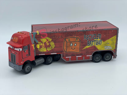 PRE-OWNED / LOOSE HAULER DISNEY PIXAR CARS BY MATTEL, PETERBILL / JERRY RECYCLED BATTERIES HAULER,  IN NEAR MINT CONDITION - PLEASE READ DESCRIPTION!!!!!!!!!!