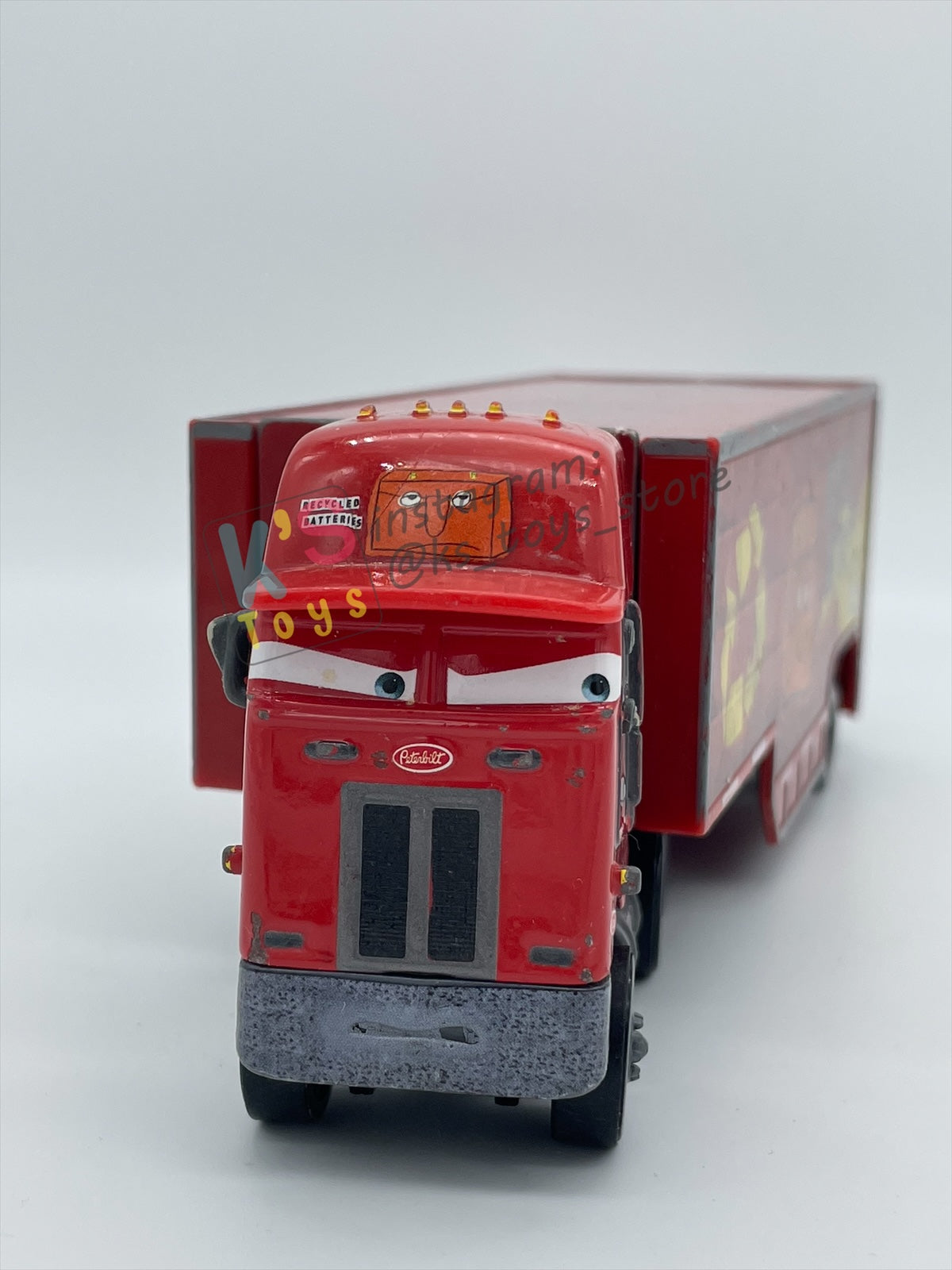 PRE-OWNED / LOOSE HAULER DISNEY PIXAR CARS BY MATTEL, PETERBILL / JERRY RECYCLED BATTERIES HAULER,  IN NEAR MINT CONDITION - PLEASE READ DESCRIPTION!!!!!!!!!!