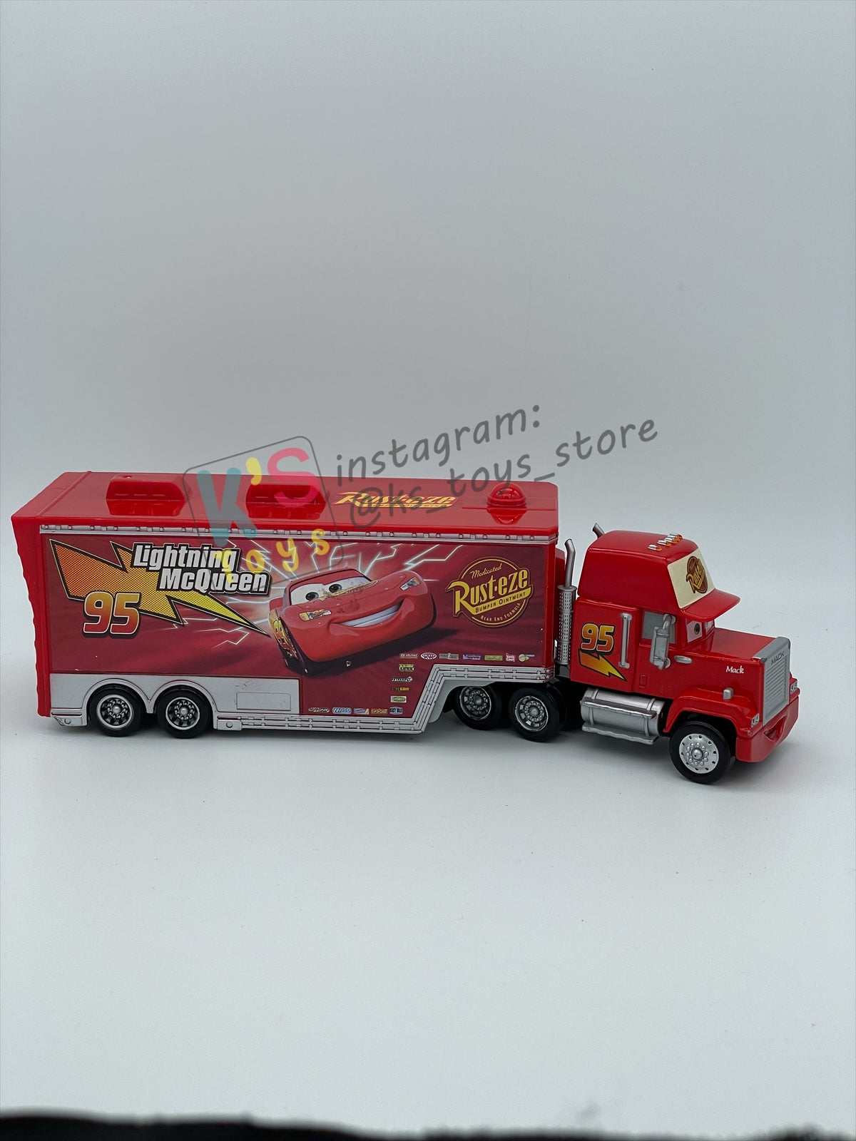 PRE-OWNED / LOOSE HAULER DISNEY PIXAR CARS BY MATTEL, MACK HAULER,  IN NEAR MINT CONDITION - PLEASE READ DESCRIPTION!!!!!!!!!!